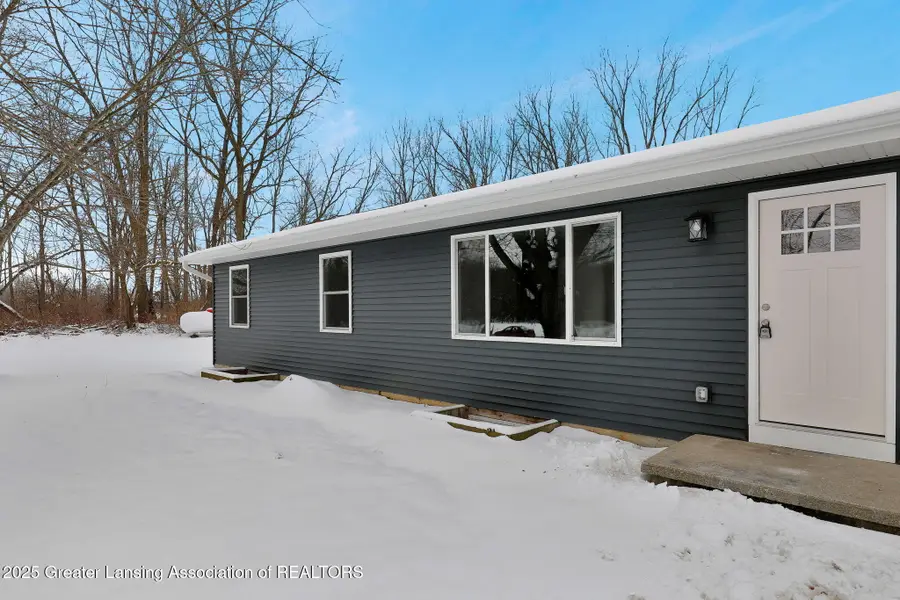 56 S Onondaga Road, Mason, MI 48854 - Image #3