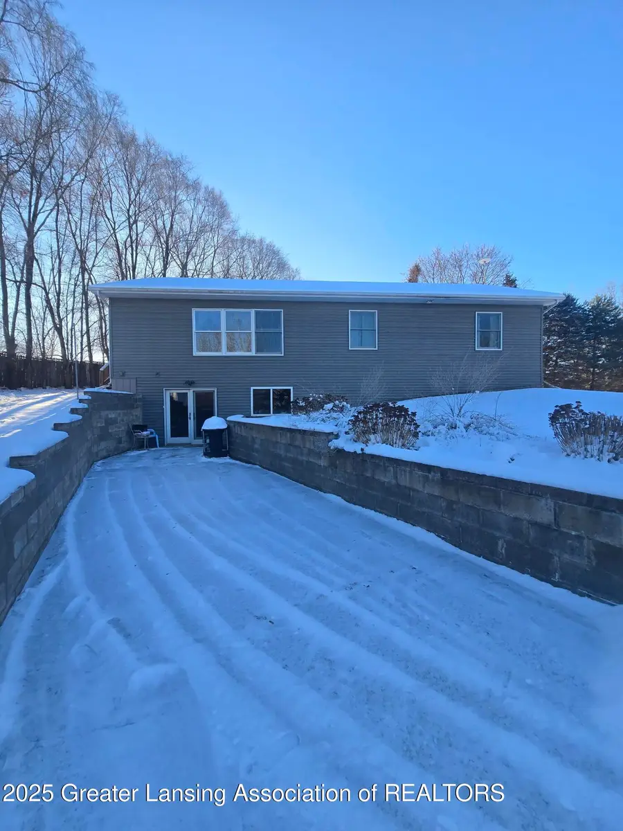 1423 W Hyde Road, Saint Johns, MI 48879 - Image #2