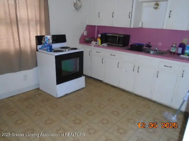 933 N Martin Luther King Jr Boulevard, Lansing, MI 48915 - Image #3