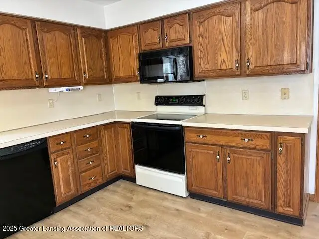 308 N Swegles Street, Saint Johns, MI 48879 - Image #2