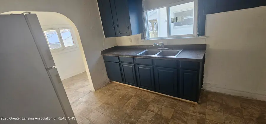 1102 Persons Court, Lansing, MI 48906 - Image #3