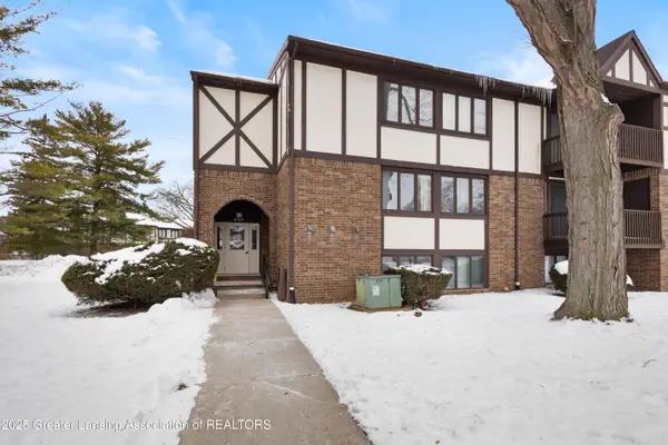 6165 E Innkeepers Court #76, East Lansing, MI 48823