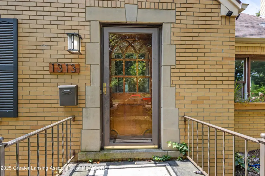 1313 S Genesee Drive, Lansing, MI 48915 - Image #2