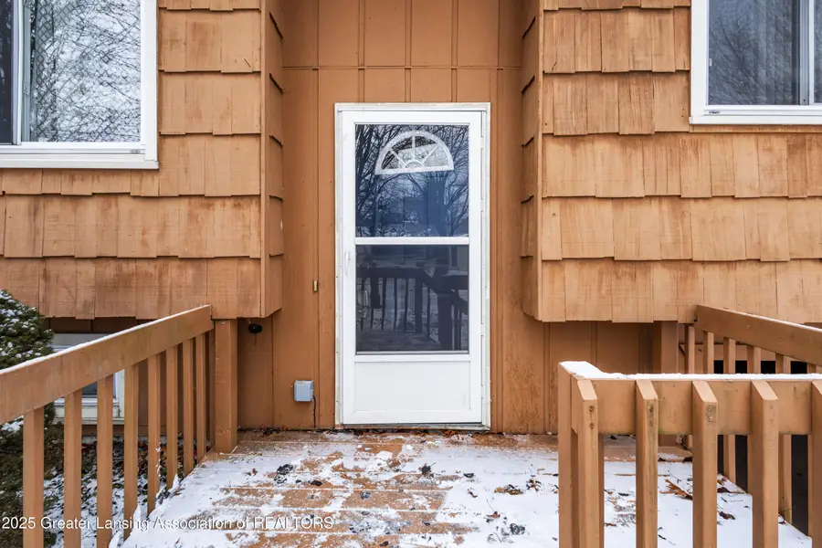 2722 Aurora Drive, Lansing, MI 48910 - Image #2