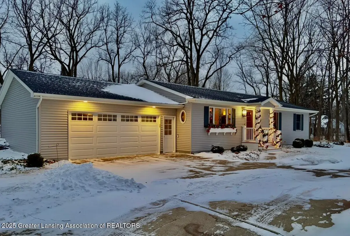 408 N Shiawassee Street, Laingsburg, MI 48848 - Image #1