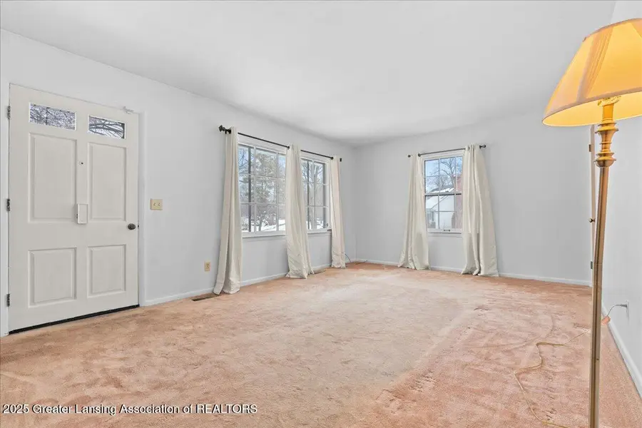 1301 S Briarfield Drive, Lansing, MI 48910 - Image #3