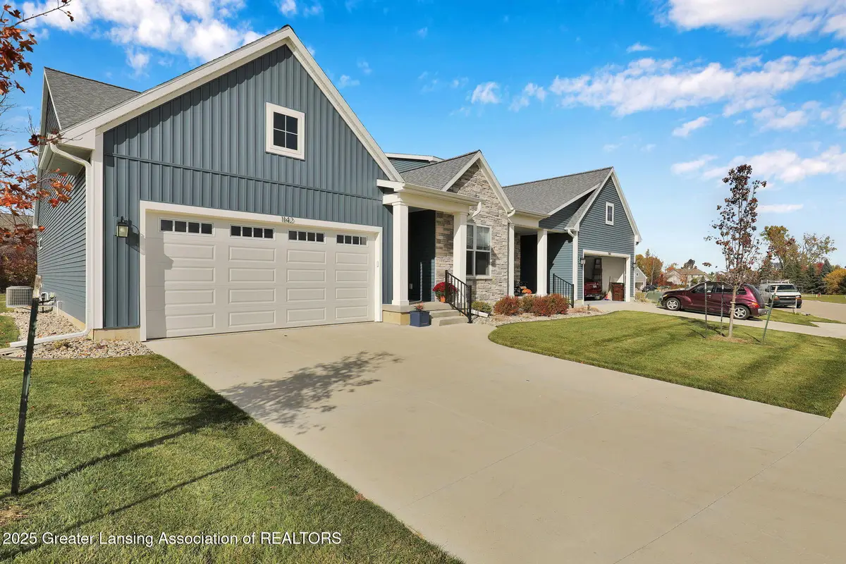 1137 Peninsula Drive, Grand Ledge, MI 48837 - Image #1