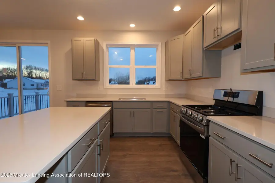 604 Launch Point Drive, Perry, MI 48872 - Image #3