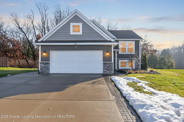 3638 Amber Oaks Drive, Howell, MI 48855