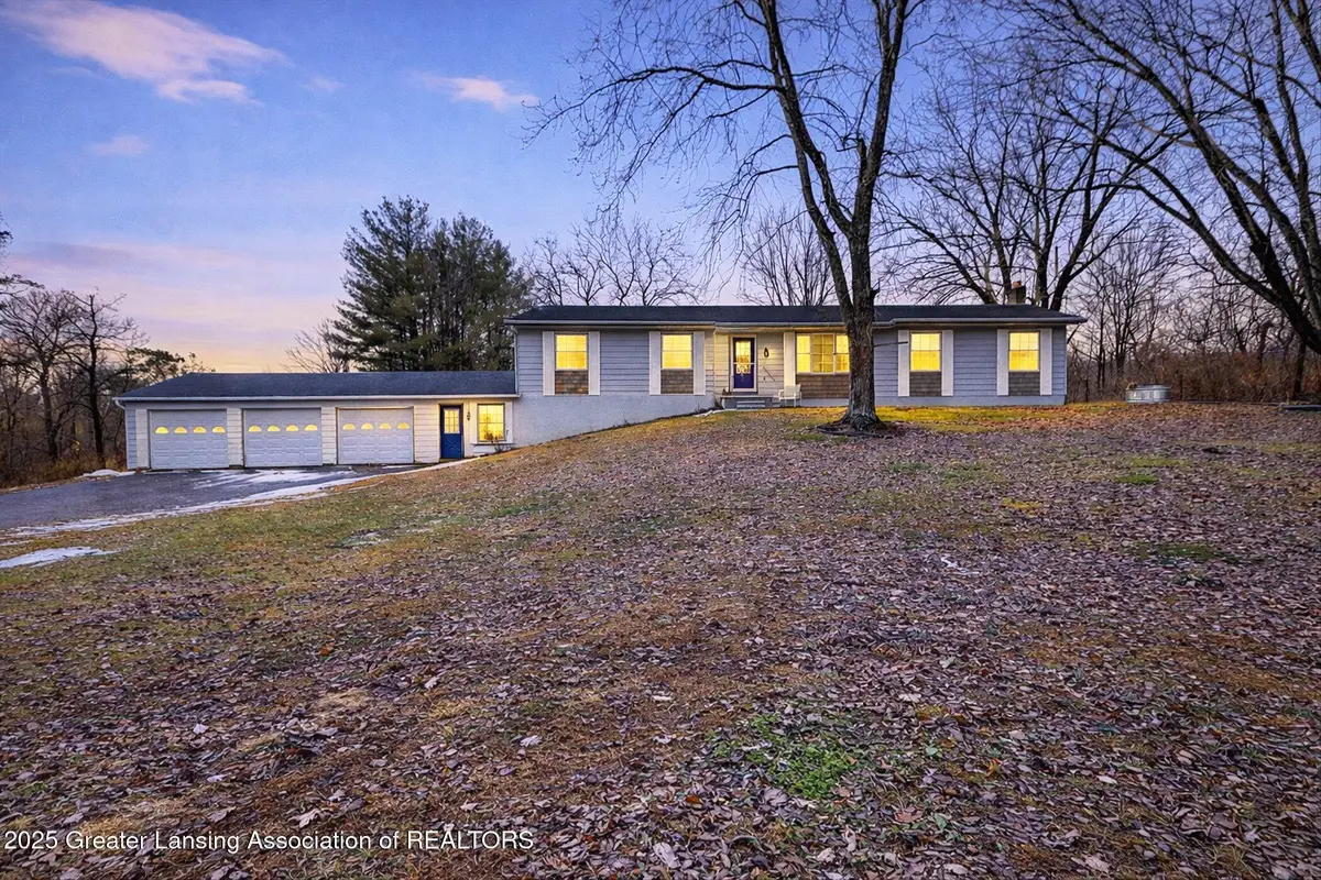 9992 Woodbury Road, Laingsburg, MI 48848 - Image #1