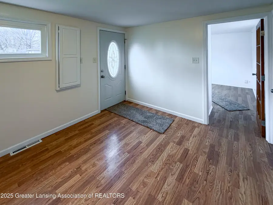 226 W Jolly Road, Lansing, MI 48910 - Image #2