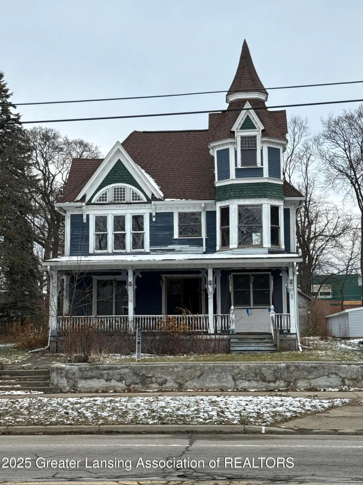 327 E Lawrence Avenue, Charlotte, MI 48813 - Image #1