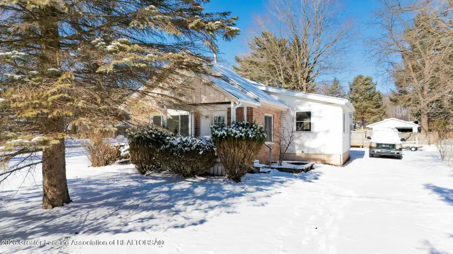 703 E Columbia Street, Mason, MI 48854 - Image #2