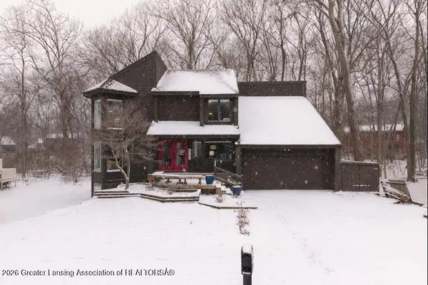 6101 Oak Park Trail, Haslett, MI 48840