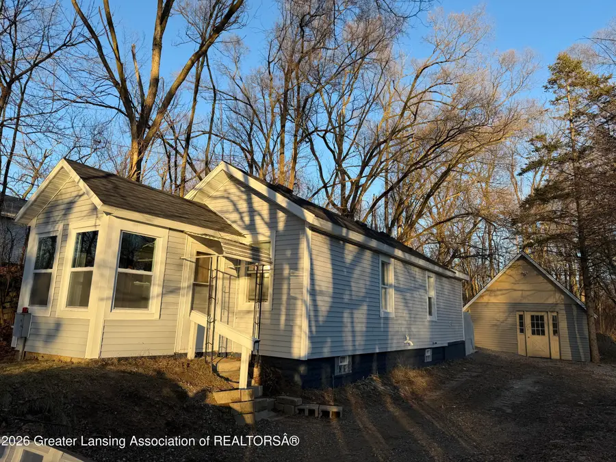 2401 Vining Street, Jackson, MI 49203 - Image #2