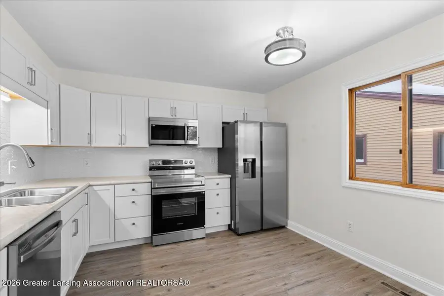 2011 E Provincial House Drive, Lansing, MI 48910 - Image #3