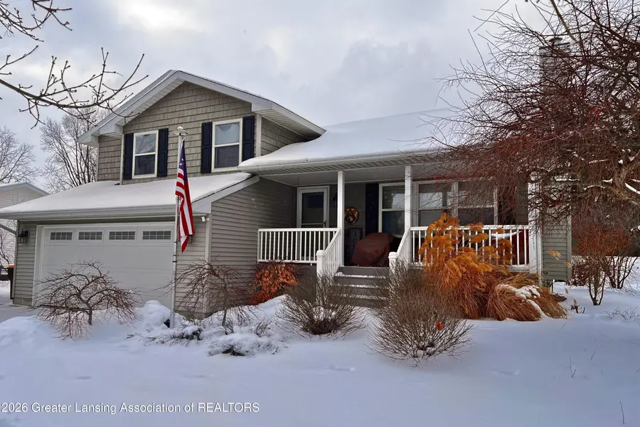 106 W Oak Street, Saint Johns, MI 48879 - Image #2