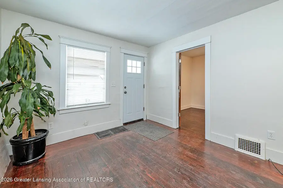 421 S Clemens Avenue, Lansing, MI 48912 - Image #2