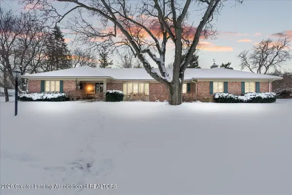 938 Applegate Lane, East Lansing, MI 48823
