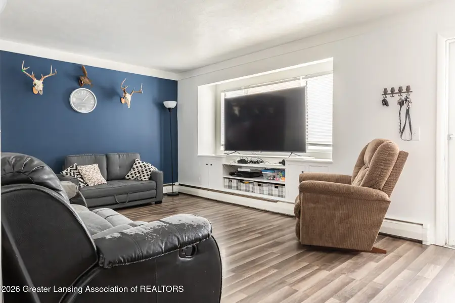 114 S High Street, Leslie, MI 49251 - #3