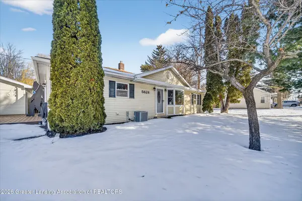 5828 Lake Drive, Haslett, MI 48840