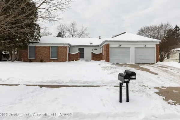 2710 Stoneleigh Drive, Lansing, MI 48910