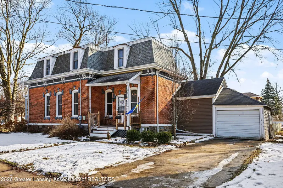 909 N Clinton Avenue, Saint Johns, MI 48879 - #3