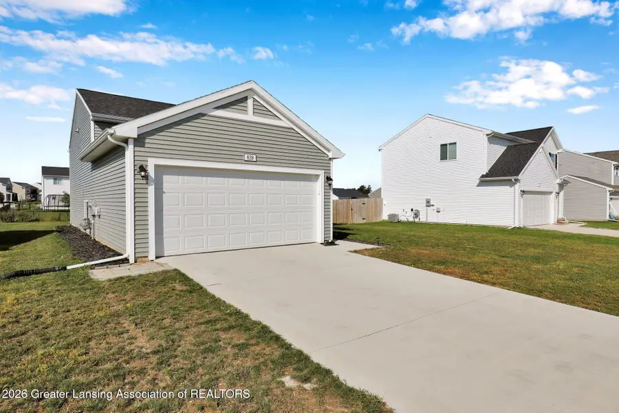 839 St Johns Chase, Grand Ledge, MI 48837 - #3