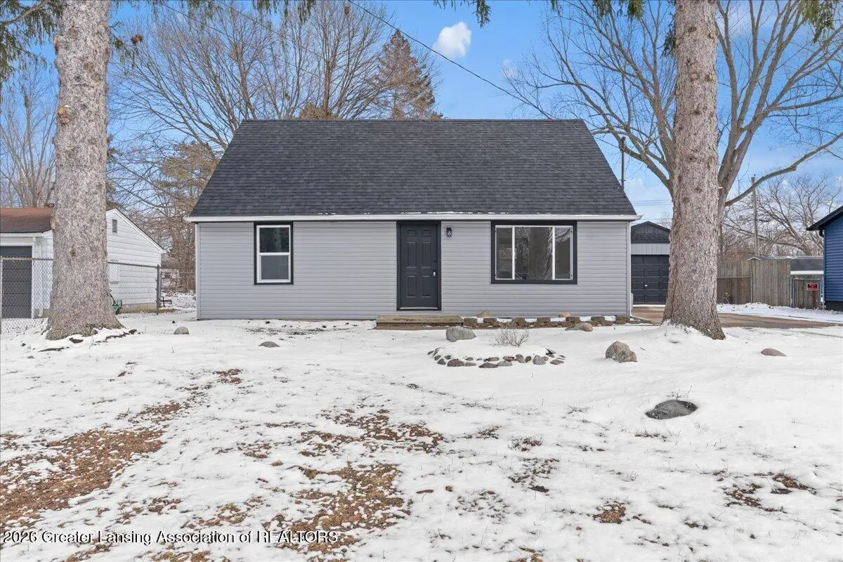 6935 Vernson Drive, Lansing, MI 48911 - #1