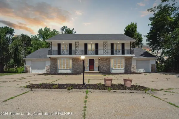 1516 Moores River Drive, Lansing, MI 48910