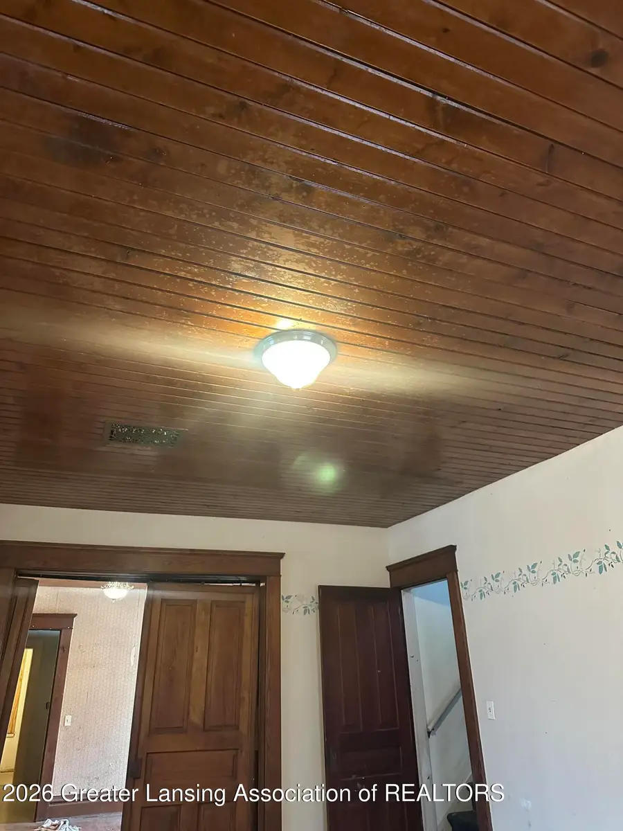 2405 N Grand River Avenue, Lansing, MI 48906 - #3