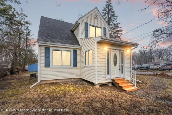 1654 Lake Lansing Road, Haslett, MI 48840