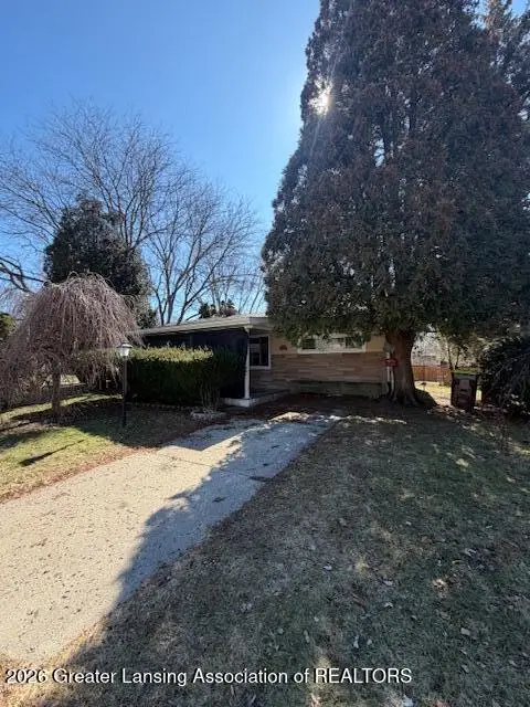 1102 W Willow Street, Lansing, MI 48915