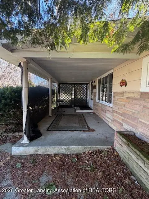 1102 W Willow Street, Lansing, MI 48915 - #2