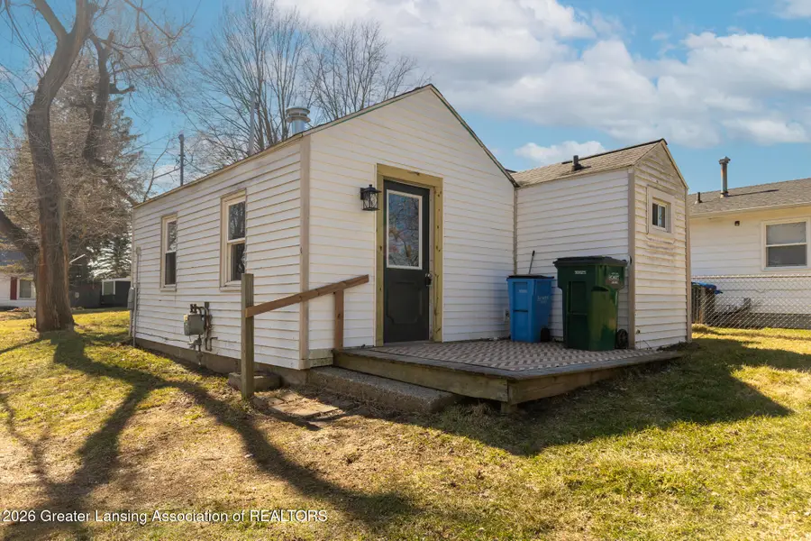 826 R G Curtiss Avenue, Lansing, MI 48911 - #3