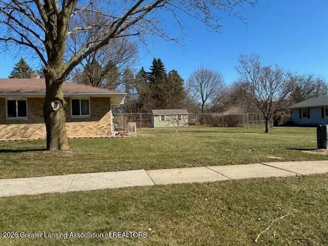 1003 Hampshire Drive, Saint Johns, MI 48879 - #2