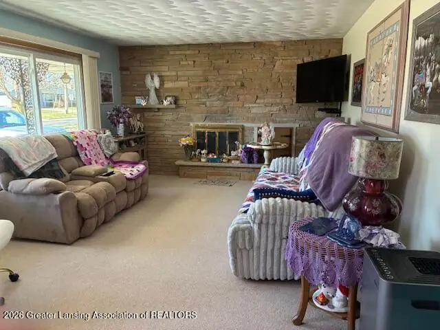 1003 Hampshire Drive, Saint Johns, MI 48879 - #3