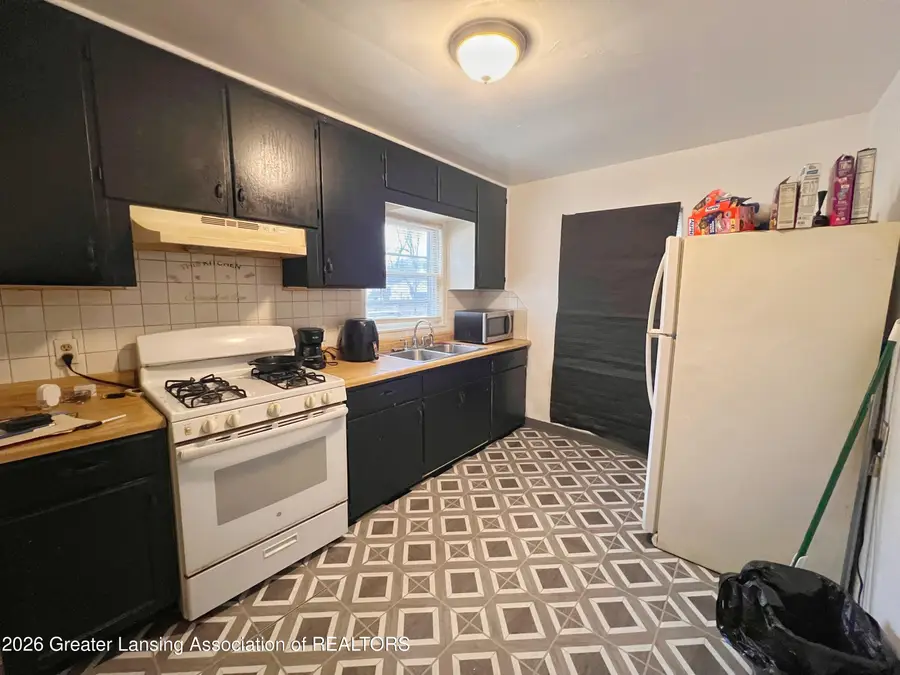 1022 Persons Court, Lansing, MI 48906 - #2