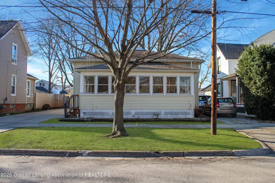 107 W Steel Street, Saint Johns, MI 48879 - #2