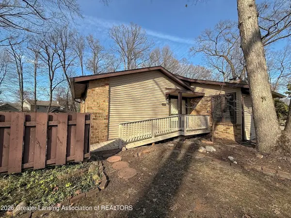 2551 Chatham Woods Drive, Grand Rapids, MI 49546