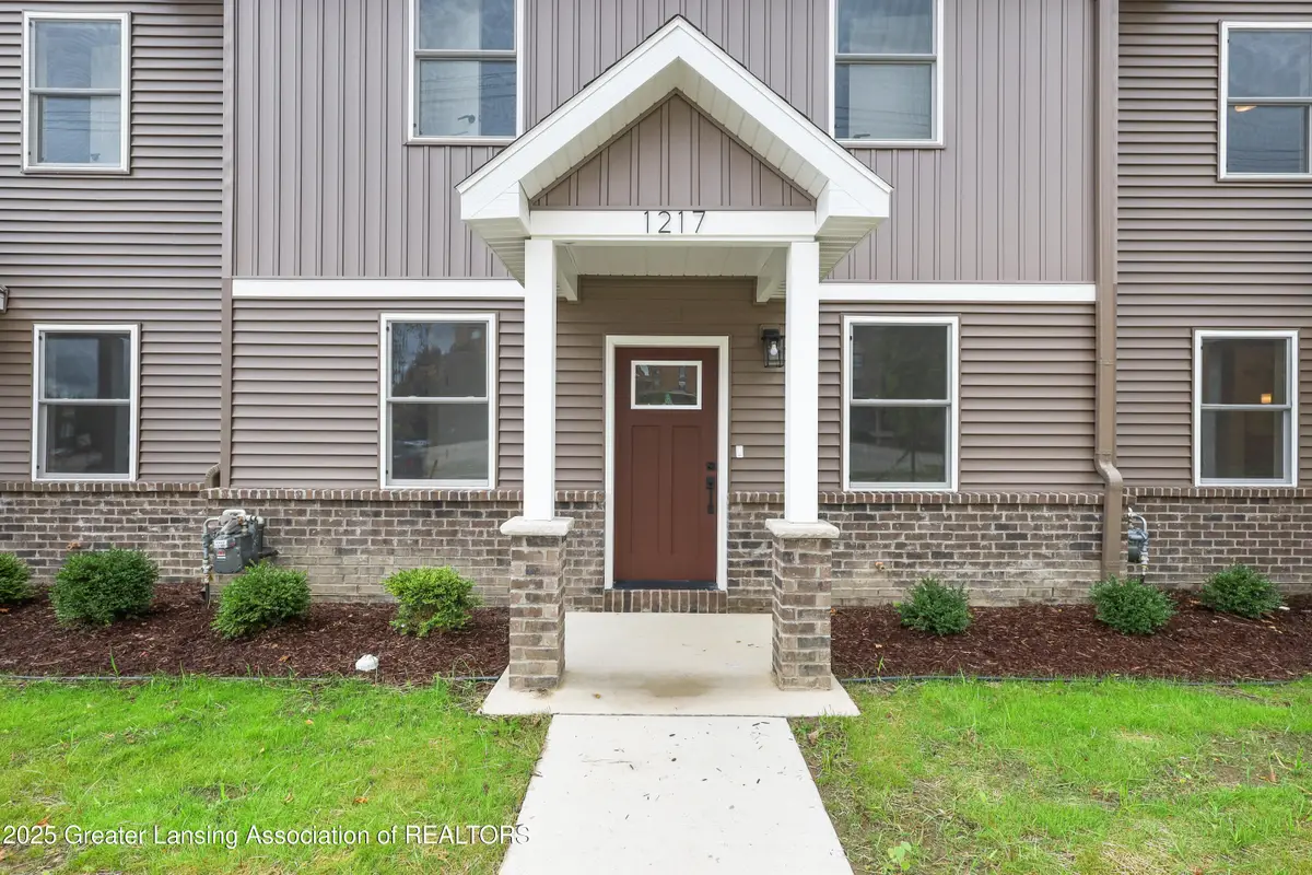 1217 W Saginaw Street, Lansing, MI 48915 - #1