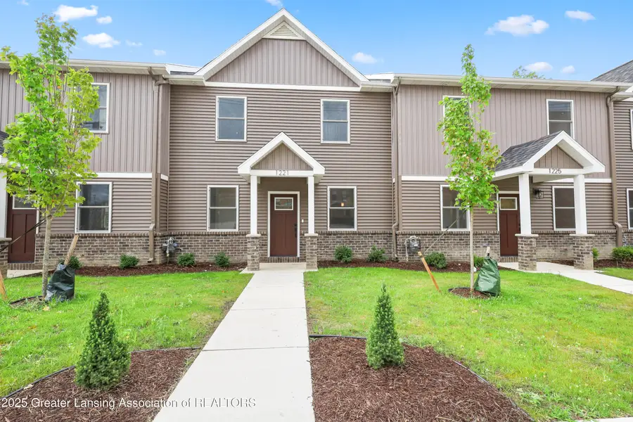 1217 W Saginaw Street, Lansing, MI 48915 - #2