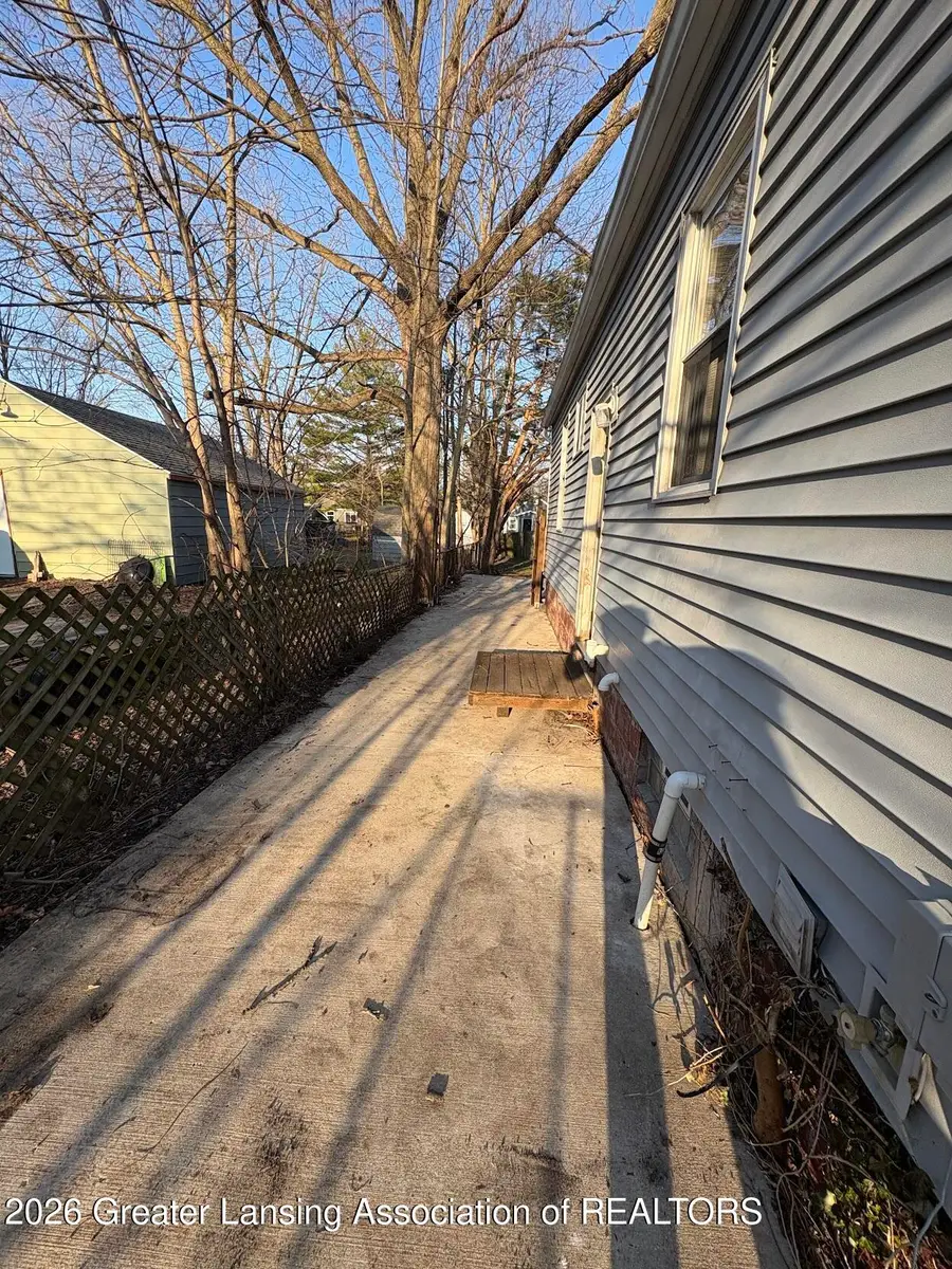 1633 Illinois Avenue, Lansing, MI 48906 - #3