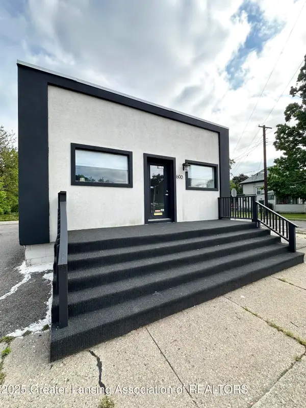 600 E Cavanaugh Road, Lansing, MI 48910