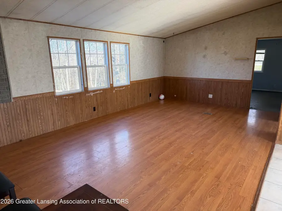 9397 Lawrence Highway, Vermontville, MI 49096 - #3