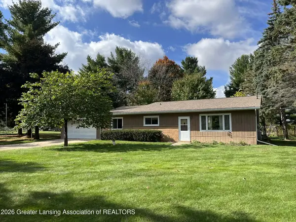 9230 Looking Glass Brook Drive, Grand Ledge, MI 48837