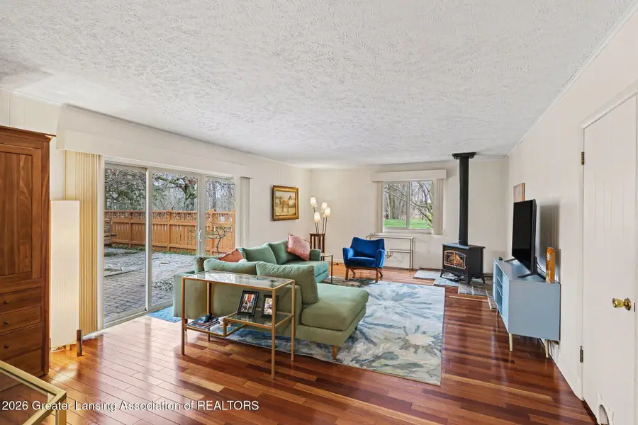 318 N Circle Drive, Williamston, MI 48895 - #2