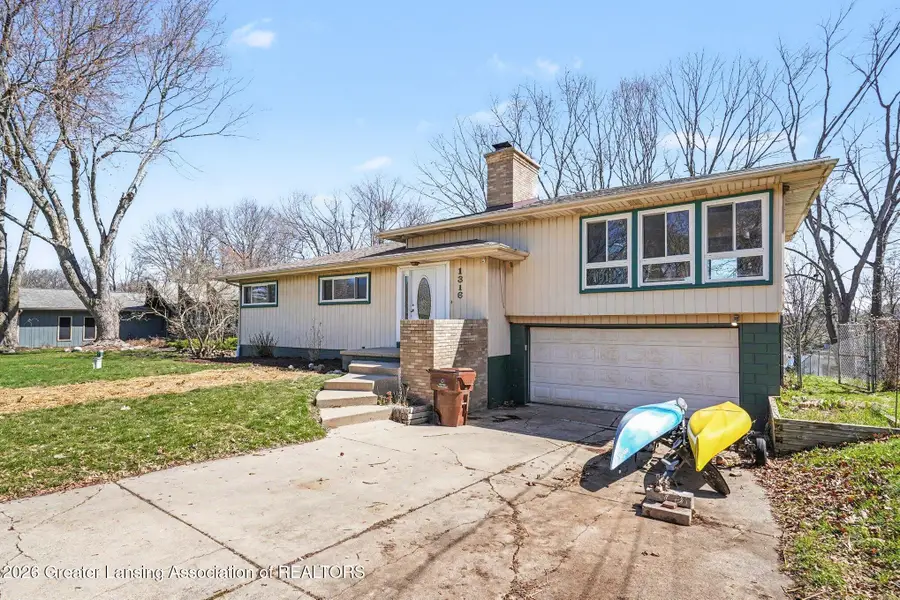 1316 W Geneva Drive, Dewitt, MI 48820 - #2