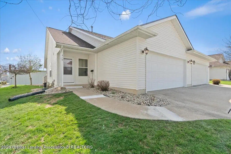 710 E Walker Street, Saint Johns, MI 48879 - #2