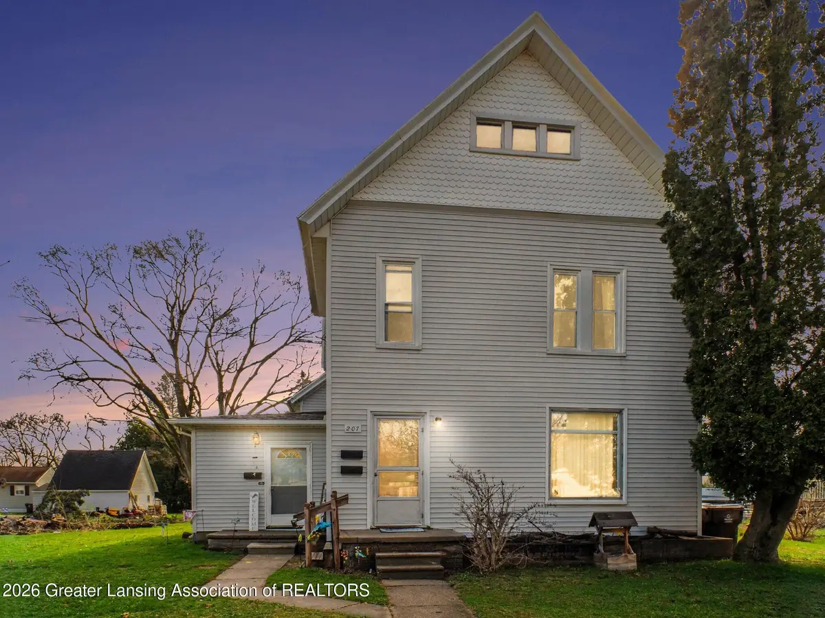 207 S Traver Street, Saint Johns, MI 48879 - #1